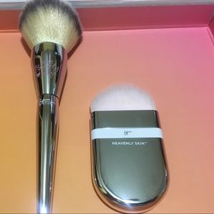 IT Cosmetics Brush Bundle!